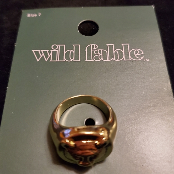 Casted Metal Antique Tiger Signet Ring - Picture 3 of 3